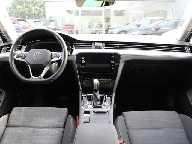 Volkswagen PASSAT Variant 1.5 TSI Business | PANORAMISCH SCHUIFDAK | WINTER PAKKET | APPLE CARPLAY | TREKHAAK |
