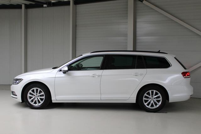 Volkswagen PASSAT Variant 1.5 TSI DSG Comfortline Navigatie | Camera | Trekhaak | Stoelverwarming