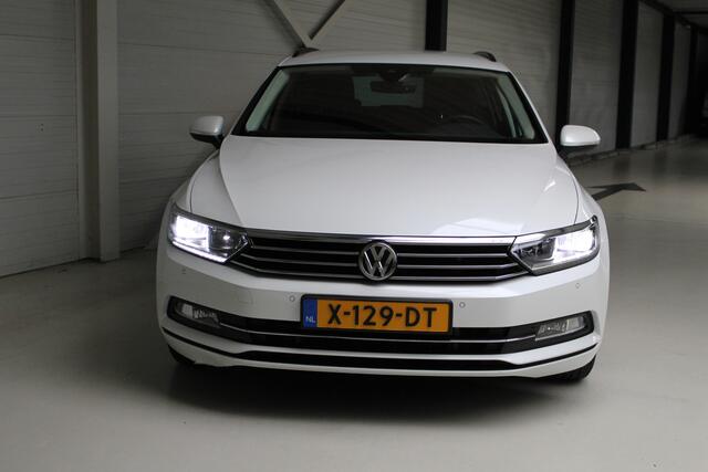Volkswagen PASSAT Variant 1.5 TSI DSG Comfortline Navigatie | Camera | Trekhaak | Stoelverwarming