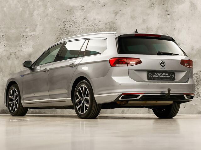 Volkswagen PASSAT Variant 1.4 TSI PHEV GTE 218Pk Automaat (APPLE CARPLAY, SOH 88,9%, GROOT NAVI, CAMERA, TREKHAAK, KEYLESS, SPORTSTOELEN, STOELVERWARMING, GETINT GLAS, NIEUWSTAAT)