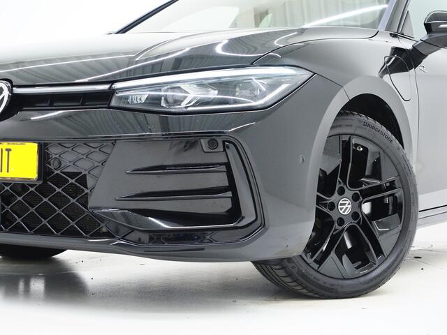 Volkswagen PASSAT Variant 1.5 eHybrid R-Line Edition | 5 Jaar Garantie | Panoramadak | Trekhaak | Massage | 360 | HUD | Sfeerlicht | Keyless