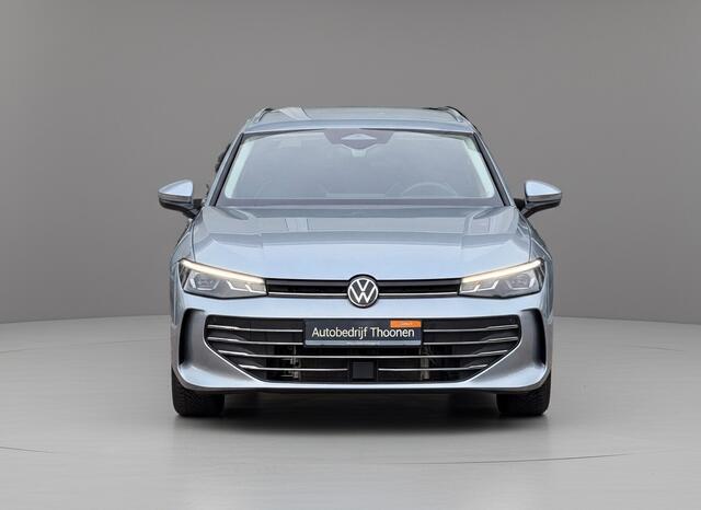 Volkswagen PASSAT Variant 1.5 eHybrid Business | Trekhaak | HUD | Camera