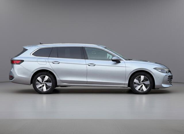 Volkswagen PASSAT Variant 1.5 eHybrid Business | Trekhaak | HUD | Camera