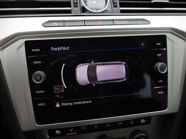 Volkswagen PASSAT Variant 1.4 TSI ACT 150Pk DSG Highline | Trekhaak wegkl. | Stoelverw. | Prijs Rijklaar!!