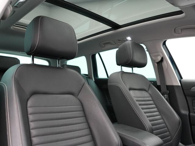 Volkswagen PASSAT 1.4 TSI PHEV GTE Business 218pk Dealer O.H. | Trekhaak Af Fabriek | Panodak | Head Up | Adaptive Cruise | 360 Camera | Dynaudio | Lederen Sportstoelen Memory & Massage | IQ Light | Stoelen & Stuur Verwarmd | Blis | Keyless | Apple Carplay | Plug In Hybrid |