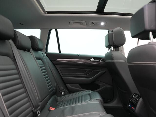 Volkswagen PASSAT 1.4 TSI PHEV GTE Business 218pk Dealer O.H. | Trekhaak Af Fabriek | Panodak | Head Up | Adaptive Cruise | 360 Camera | Dynaudio | Lederen Sportstoelen Memory & Massage | IQ Light | Stoelen & Stuur Verwarmd | Blis | Keyless | Apple Carplay | Plug In Hybrid |