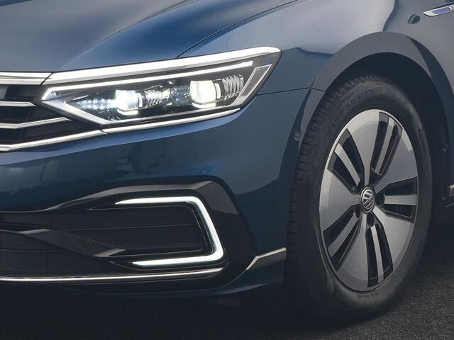 Volkswagen PASSAT 1.4 TSI PHEV GTE Business 218pk Dealer O.H. | Trekhaak Af Fabriek | Panodak | Head Up | Adaptive Cruise | 360 Camera | Dynaudio | Lederen Sportstoelen Memory & Massage | IQ Light | Stoelen & Stuur Verwarmd | Blis | Keyless | Apple Carplay | Plug In Hybrid |