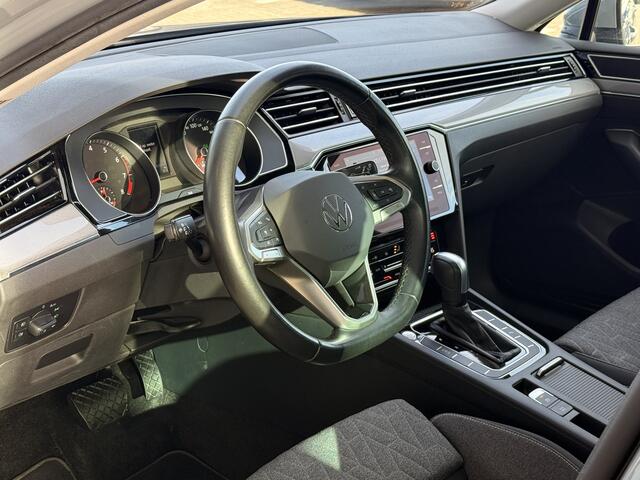 Volkswagen PASSAT Variant 1.5 TSI Business | Electrische Trekhaak | ACC | Massage | DAB | Achteruitrijcamera |