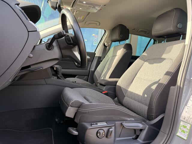 Volkswagen PASSAT Variant 1.5 TSI Business | Electrische Trekhaak | ACC | Massage | DAB | Achteruitrijcamera |