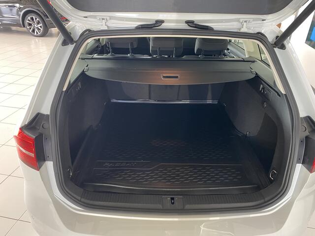 Volkswagen PASSAT Variant 1.5 TSI Comfortline Business stoelverwarming
