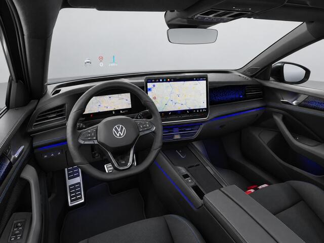 Volkswagen PASSAT Variant 1.5 eHybrid R-Line Edition 272PK DSG Panoramadak, Trekhaak, Black Style, Leder, Memorystoelen, Harman Kardon Audio, Head-Up Display, 19" LM Velgen, Elektr. Achterklep