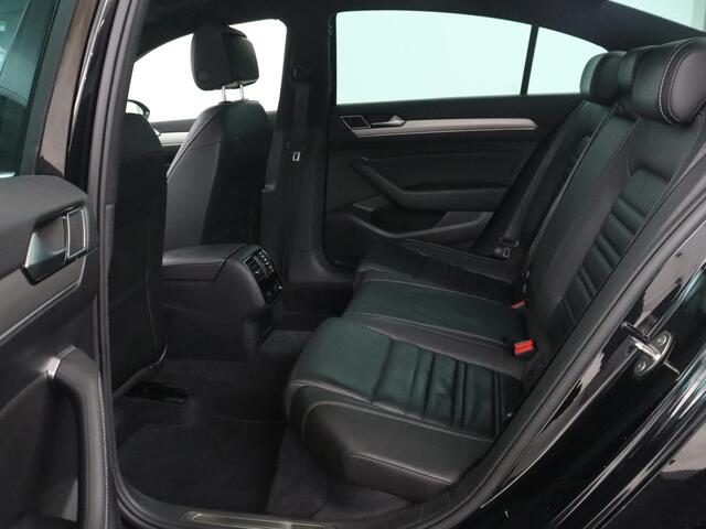 Volkswagen PASSAT 1.5 TSI Highline Business R | Pano.Dak | LED | Apple Carplay | R-Line | Stoelverwarming |