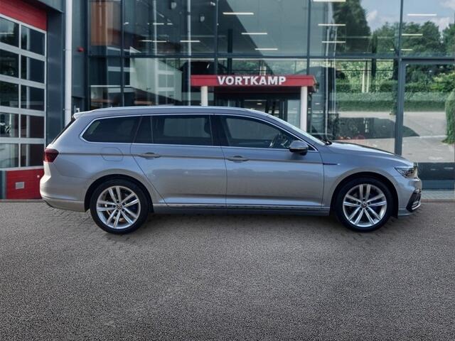 Volkswagen PASSAT 1.4 TSI GTE TREKHAAK/CAMERA/HALF-LEDERELEK-KLEP/ACC/STOELVERW/CARPLAY