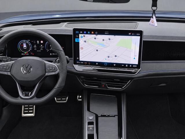 Volkswagen PASSAT Variant 1.5eTSI 200kW/272PK R-Line Black Style · Panoramadak · Leder · Trekhaak · 360°Camera · Harman Kardon Audio · Hemelbekleding velours · Garantie t/m 08-12-2030 of 100000km