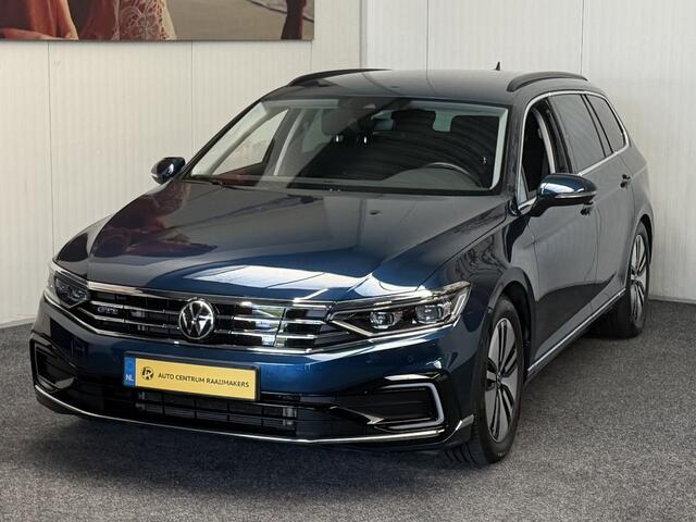 Volkswagen PASSAT VARIANT 1.4 TSI PHEV GTE BUSINESS NAVIGATIE ADAPTIVE CRUISE CONTROL CLIMATE CONTROL APPLE CARPLAY/ANDROID RIJSTROOKSENSOREN KEYLESS GO ACHTERUITRIJCAMERA UITKLAPBARE TREKHAAK ZEER MOOI !!