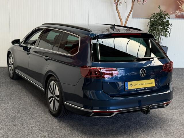 Volkswagen PASSAT VARIANT 1.4 TSI PHEV GTE BUSINESS NAVIGATIE ADAPTIVE CRUISE CONTROL CLIMATE CONTROL APPLE CARPLAY/ANDROID RIJSTROOKSENSOREN KEYLESS GO ACHTERUITRIJCAMERA UITKLAPBARE TREKHAAK ZEER MOOI !!