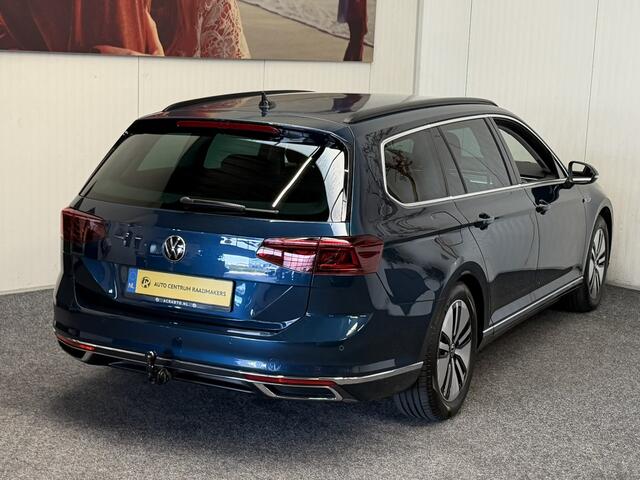Volkswagen PASSAT VARIANT 1.4 TSI PHEV GTE BUSINESS NAVIGATIE ADAPTIVE CRUISE CONTROL CLIMATE CONTROL APPLE CARPLAY/ANDROID RIJSTROOKSENSOREN KEYLESS GO ACHTERUITRIJCAMERA UITKLAPBARE TREKHAAK ZEER MOOI !!