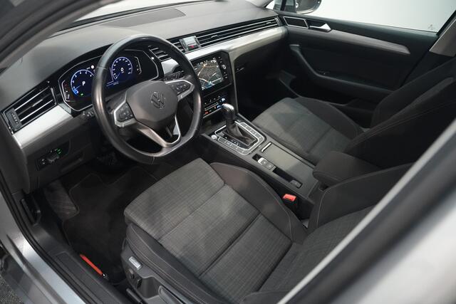 Volkswagen PASSAT Variant 1.5 TSI DSG ? NAVI ? AFNEEMBARE TREKHAAK ? CARPLAY / ANDROID AUTO ? CAMERA ? AUT. AIRCO