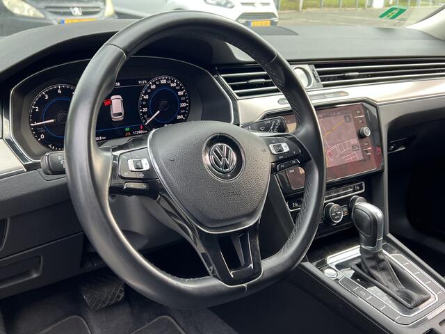 Volkswagen PASSAT Variant 1.5 TSI Highline Business R | Navi | Apple Carplay | Trekhaak | Stoelverwarming