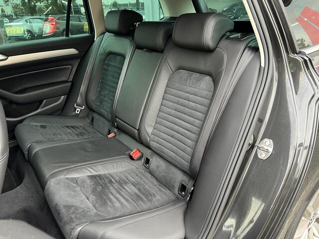 Volkswagen PASSAT Variant 1.5 TSI Highline Business R | Navi | Apple Carplay | Trekhaak | Stoelverwarming