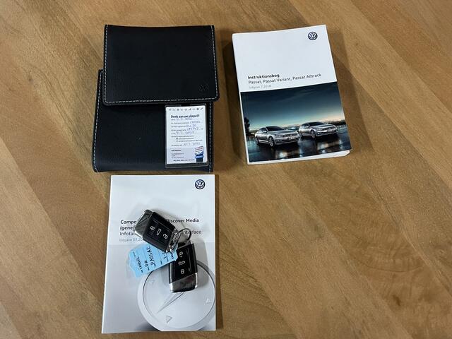 Volkswagen PASSAT Variant 1.5 TSI Highline Business R | Navi | Apple Carplay | Trekhaak | Stoelverwarming