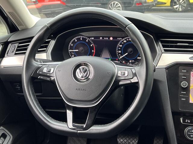 Volkswagen PASSAT Variant 1.5 TSI Highline Business R | Navi | Apple Carplay | Trekhaak | Stoelverwarming