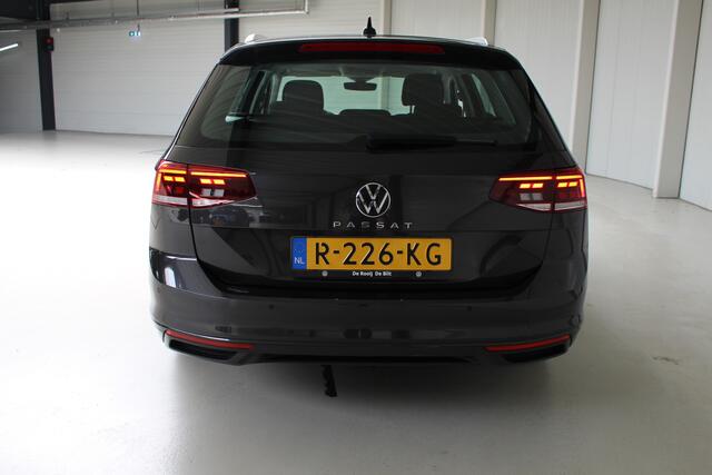 Volkswagen PASSAT Variant 1.5 TSI DSG Business | Navigatie | PDC + Camera | App Connect