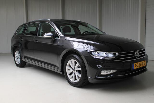 Volkswagen PASSAT Variant 1.5 TSI DSG Business | Navigatie | PDC + Camera | App Connect