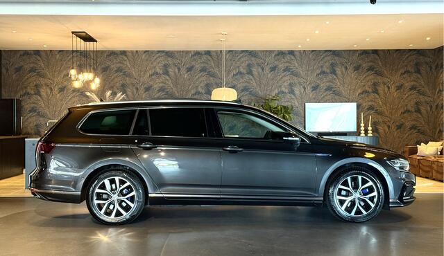 Volkswagen PASSAT Variant 1.4 TSI GTE I Pano I Leder I Camera I VOL!