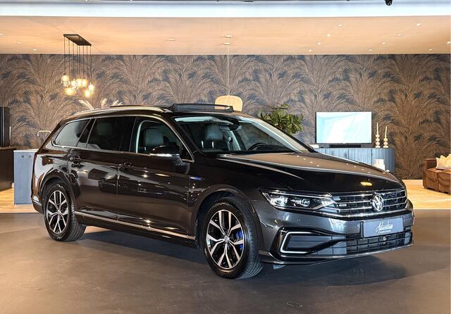 Volkswagen PASSAT Variant 1.4 TSI GTE I Pano I Leder I Camera I VOL!