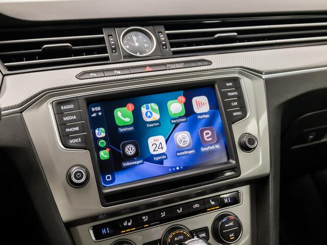 Volkswagen PASSAT ALLTRACK 2.0 TSI Alltrack 4 Motion 221Pk Automaat (APPLE CARPLAY, NAVIGATIE, CLIMATE, STUUR/STOELVERWARMING, SPORTSTOELEN, CAMERA, ADAPTIVE CRUISE, TREKHAAK, NIEUWSTAAT)