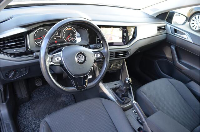Volkswagen POLO 1.0 TSI Comfortline Carplay | PDC V+A | Navi | Adaptive cruise | Metallic zwart | Airco | LMV
