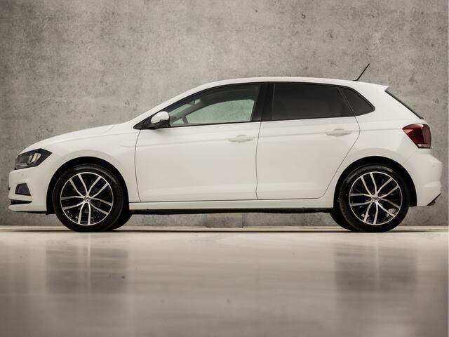 Volkswagen POLO 1.0 TSI Highline Sportline (APPLE CARPLAY, GROOT NAVI, CLIMATE, STOELVERWARMING, GETINT GLAS, SPORTSTOELEN, CRUISE, PARKEERSENSOREN, LM VELGEN, NIEUWSTAAT)