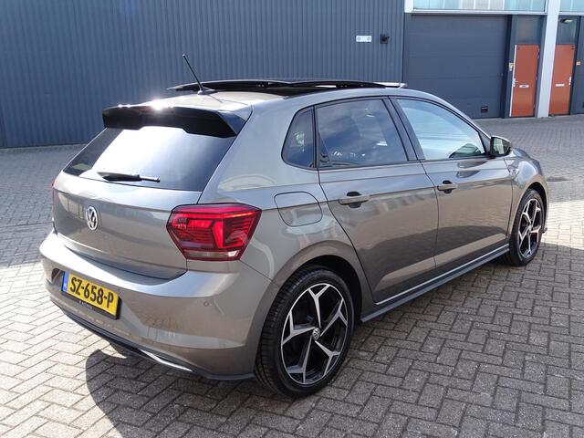 Volkswagen POLO 1.0 TSI Highline R-Line , 5drs, Navigatie, Multimedia, Panoramadak, Sport Interieur, LM-velgen, Bedienbaar stuur, Parkeersensoren
