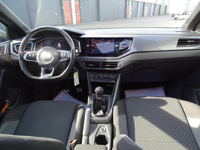 Volkswagen POLO 1.0 TSI Highline R-Line , 5drs, Navigatie, Multimedia, Panoramadak, Sport Interieur, LM-velgen, Bedienbaar stuur, Parkeersensoren