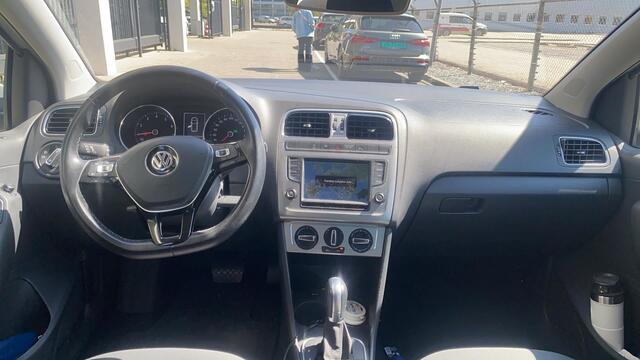 Volkswagen POLO 1.0 TSI 95pk Bluemotion Connected Series DSG / Navigatie / Parkeersensoren