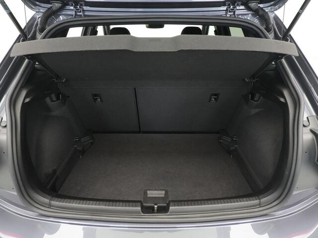 Volkswagen POLO 1.0 95pk DSG TSI R-Line Virtual Cockpit Navigatie Parkeerhulp 177