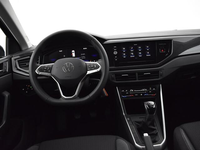 Volkswagen POLO Life Edition 1.0 TSI 95 pk 5 versn. Hand · Airconditioning automatisch, 2-zone (climatronic) · Velgen 'essex', 15 inch lichtmetaal · Private lease ,- ¤ 379 per maand · MEGA Sale