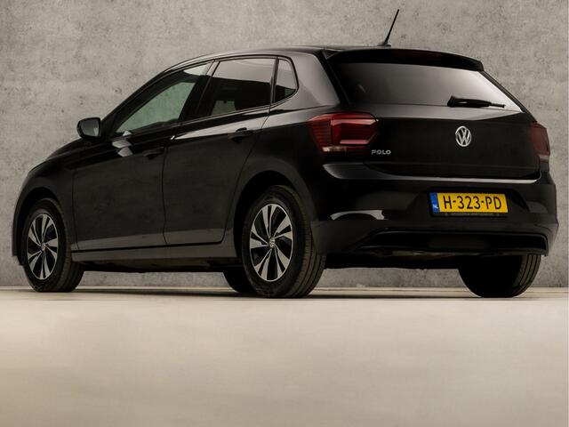 Volkswagen POLO 1.0 TSI Sportline (APPLE CARPLAY, GROOT NAVI, PARKEERSENSOREN, ADAPTIVE CRUISE, GETINT GLAS, SPORTSTOELEN, LM VELGEN, ARMSTEUN, NIEUWE APK, NIEUWSTAAT)