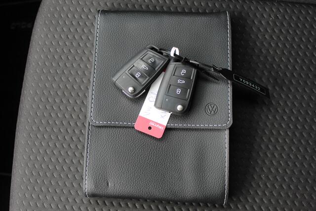 Volkswagen POLO 1.0 MPI 1e Eigenaar!!/Navigatie/Cruise control/Airco/Apple carplay/Achteruitrijcamera/Bluetooth/Multifunctioneel stuurwiel/Spraakbediening/Elektrische ramen/Elektrisch verstelbare spiegels.
