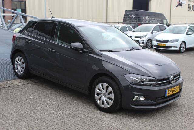 Volkswagen POLO 1.0 MPI 1e Eigenaar!!/Navigatie/Cruise control/Airco/Apple carplay/Achteruitrijcamera/Bluetooth/Multifunctioneel stuurwiel/Spraakbediening/Elektrische ramen/Elektrisch verstelbare spiegels.
