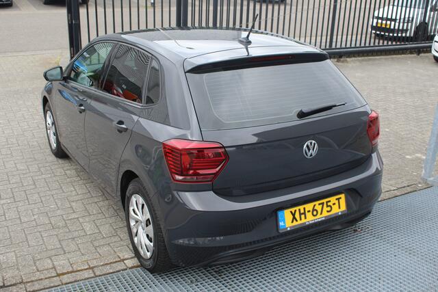 Volkswagen POLO 1.0 MPI 1e Eigenaar!!/Navigatie/Cruise control/Airco/Apple carplay/Achteruitrijcamera/Bluetooth/Multifunctioneel stuurwiel/Spraakbediening/Elektrische ramen/Elektrisch verstelbare spiegels.