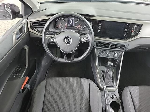 Volkswagen POLO 1.0 TSI Comfortline (96 PK) 1e-Eig. & Keurig-Onderh. BOVAG-Garantie. NL-Auto. Navigatie/Apple-Carplay/Android-Auto, Adaptive-Cruisecontrol, Parkeersensoren-V+A, DAB, Airco, Privacy-Glas Alarm-Systeem
