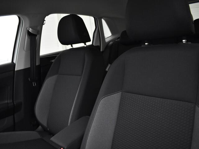 Volkswagen POLO 1.0 Tsi 95pk Life Business · Apple/Android Car Play · Climatronic · Stoelverwarming · P-Sensoren · 15'' Inch ·
