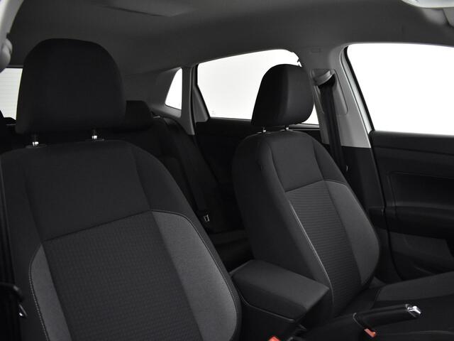 Volkswagen POLO 1.0 Tsi 95pk Life Business · Apple/Android Car Play · Climatronic · Stoelverwarming · P-Sensoren · 15'' Inch ·