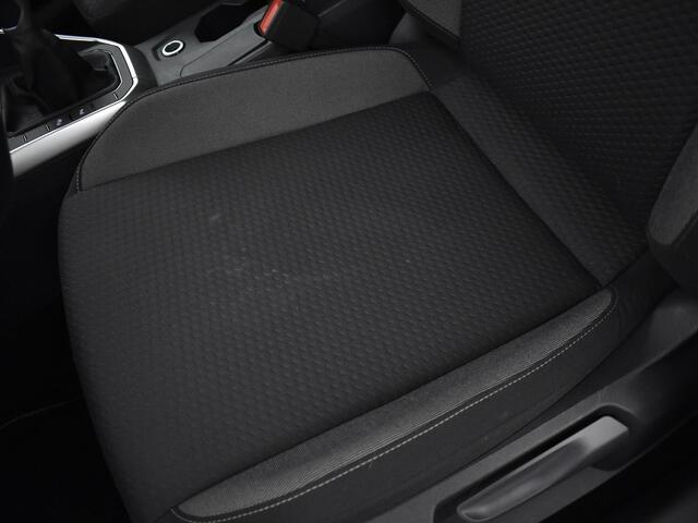 Volkswagen POLO 1.0 Tsi 95pk Life Business · Apple/Android Car Play · Climatronic · Stoelverwarming · P-Sensoren · 15'' Inch ·