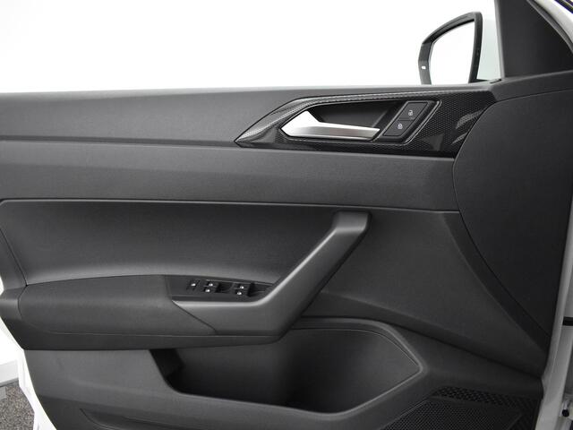 Volkswagen POLO 1.0 Tsi 95pk Life Business · Apple/Android Car Play · Climatronic · Stoelverwarming · P-Sensoren · 15'' Inch ·