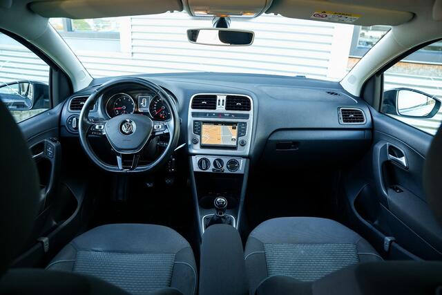 Volkswagen POLO 1.0 BlueMotion Connected Series Apple Carplay Navi Mistlampen 15"L.M. Parkeersensoren