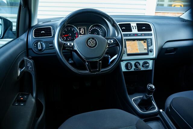 Volkswagen POLO 1.0 BlueMotion Connected Series Apple Carplay Navi Mistlampen 15"L.M. Parkeersensoren