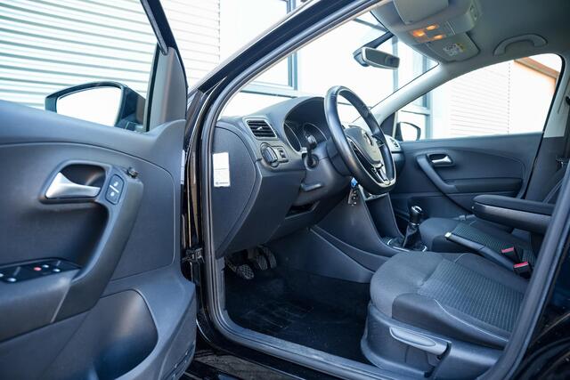 Volkswagen POLO 1.0 BlueMotion Connected Series Apple Carplay Navi Mistlampen 15"L.M. Parkeersensoren